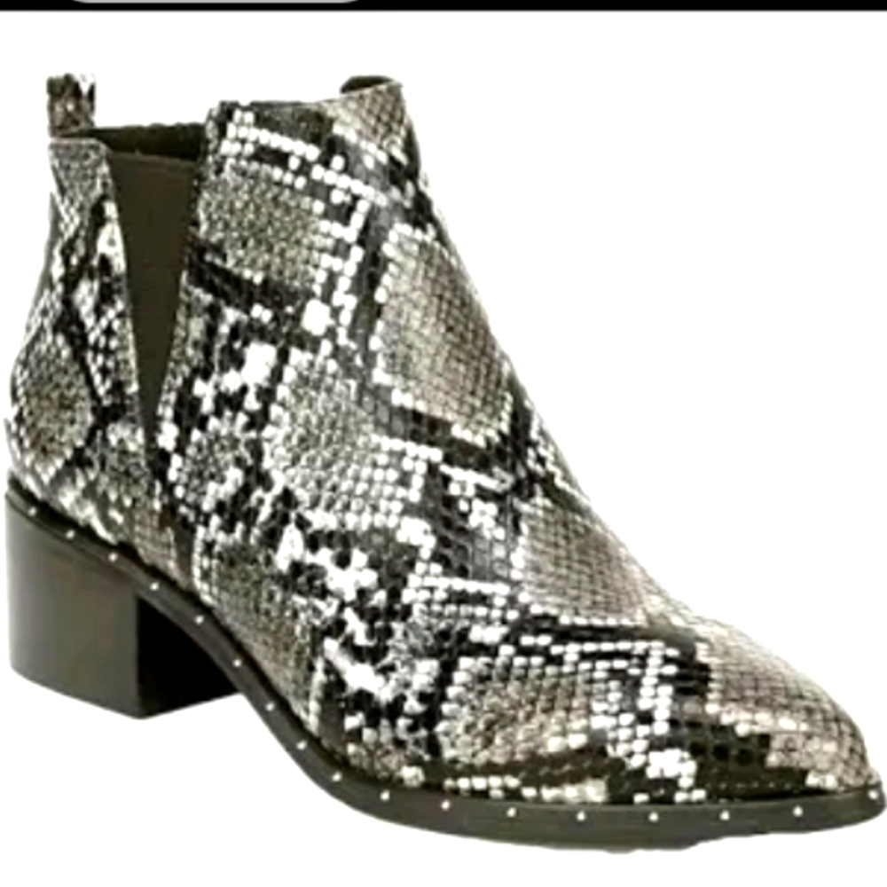 BAR lll NWOT Snakeskin Ankle Boots